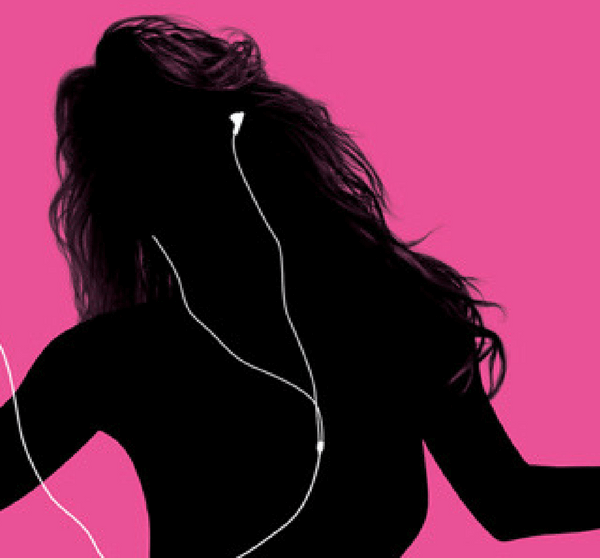 Frau hört am iPhone apple music